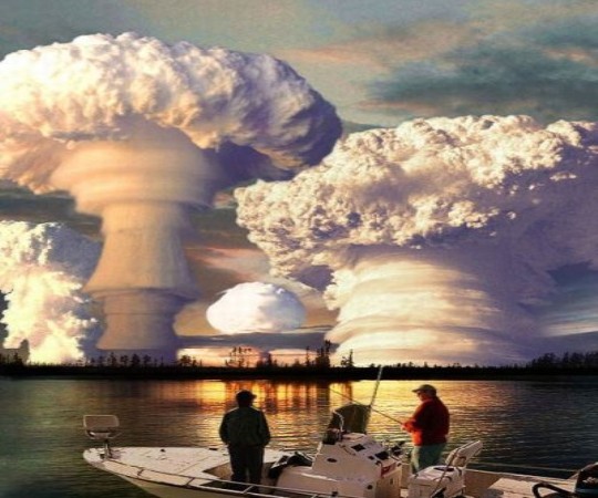 http://p21chong.files.wordpress.com/2010/03/nuclear-explosion.jpg