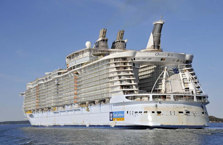 World's Largest Cruise Ship “Oasis of the Seas”